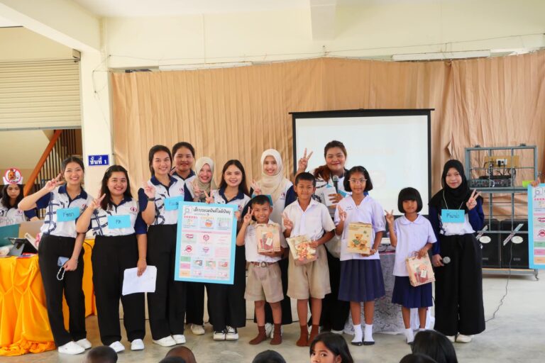 นักศึกษาสาขาวิชาการสาธารณสุขชุมชน จัดโครงการสร้างเสริมสุขภาพ ให้กับน้อง ๆ โรงเรียวัดโคกเหล็ก