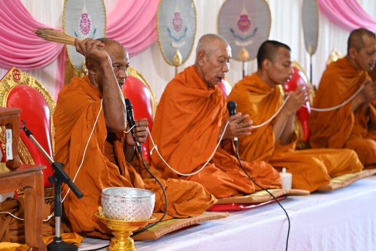 สำนักวิชาสาธารณสุขศาสตร์จัดพิธีเจริญพระพุทธมนต์ ครบรอบ 27 ปี พร้อมทอดผ้าป่าเพื่อการศึกษา ช่วยเหลือนักเรียนผู้ประสบอุทกภัย