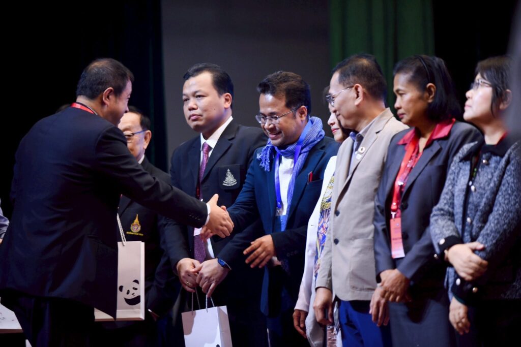 สาธารณสุขศาสตร์ วลัยลักษณ์ รับรางวัล Public Health Academic Excellence Award 2025 บนเวทีสาธารณสุขนานาชาติอนุภูมิภาคลุ่มน้ำโขง